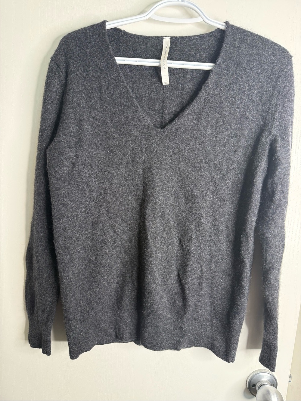 Babaton Cashmere Charcoal V-Neck Women's Sweater Medium FLAWED - Free w Bundle